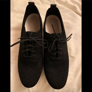 Cole Hawn Zero Grand dressy sneaker.